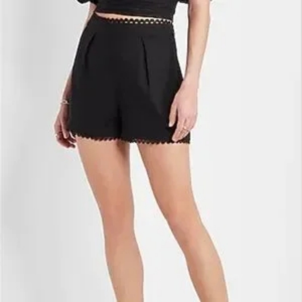 4 Express Black Linen Blend‎ High Waist Scalloped Shorts
